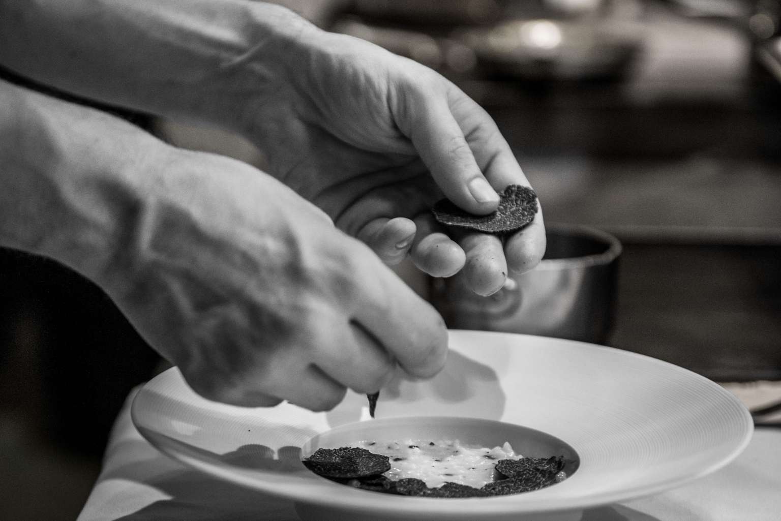 Préparation d'un plat - Restaurant Gill